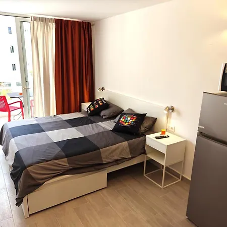 Rubik's Studio, Lovely Americas Адехе