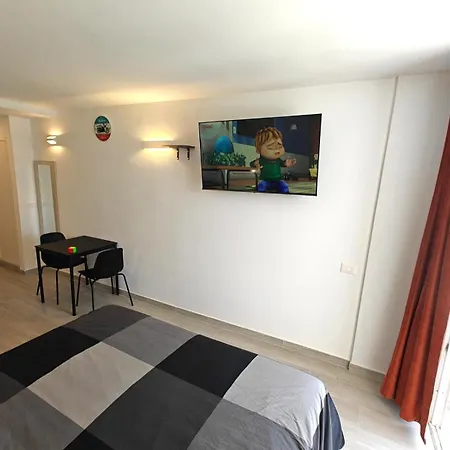 Rubik's Studio, Lovely Americas Апартаменты Адехе