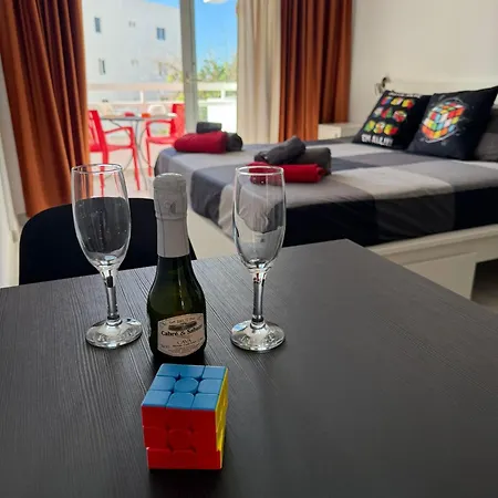 Rubik's Studio, Lovely Americas Apartamento