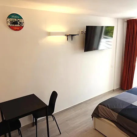 Rubik's Studio, Lovely Americas